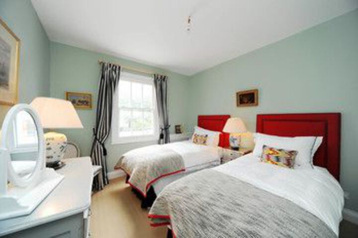 Room 14 of 27
