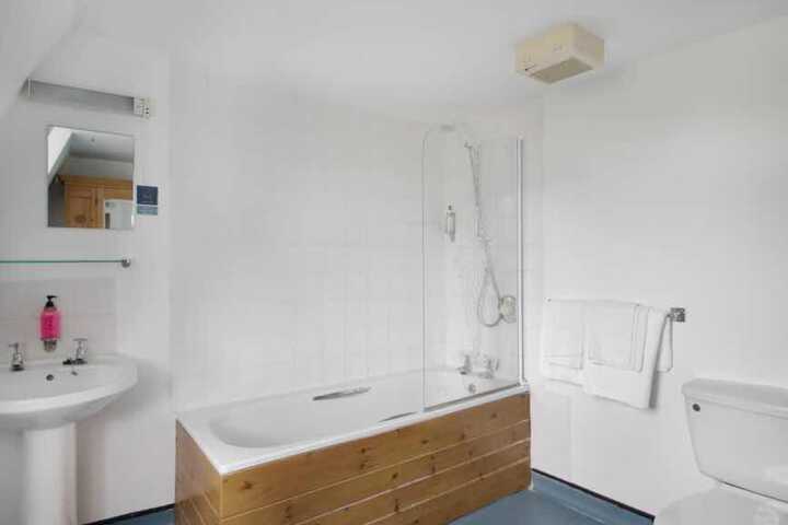 Room 18 of 31
