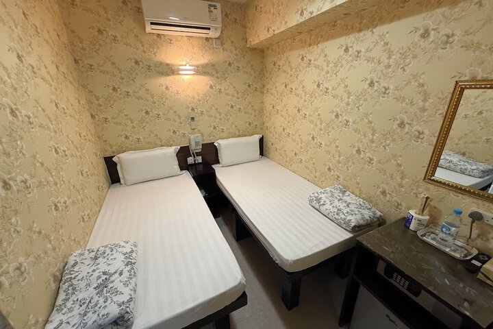 Room 53 of 138