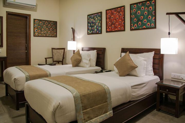 Room 4 of 38