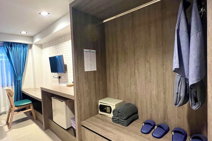 Room 80 of 132