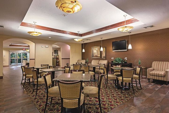Exterior of LA QUINTA INN & SUITES CLEBURNE