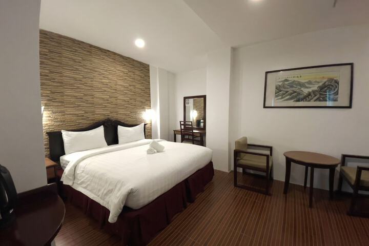 Room 14 of 79