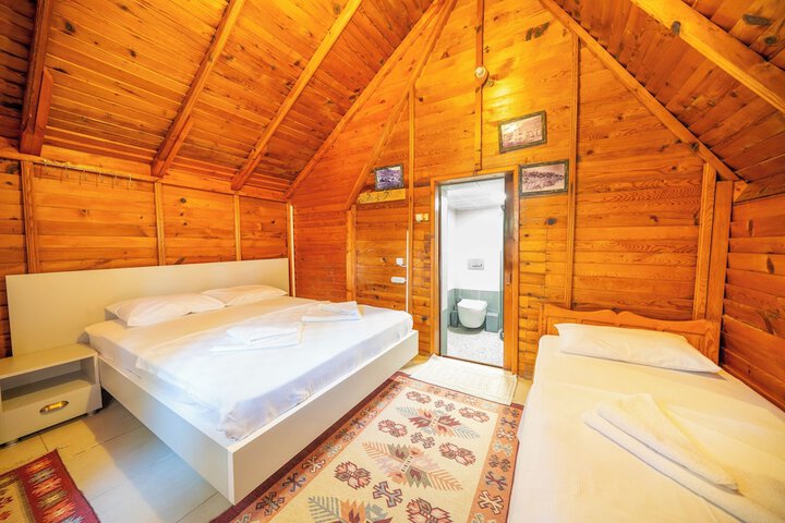 Room 3 of 28