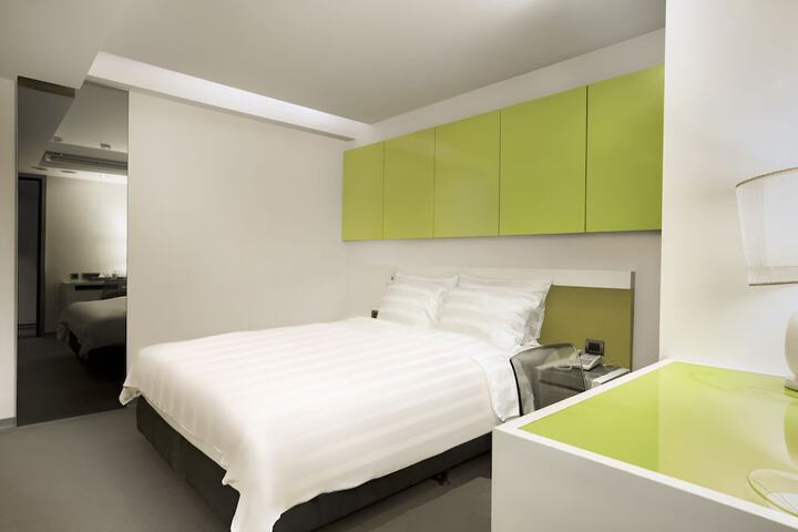 Room 8 of 64