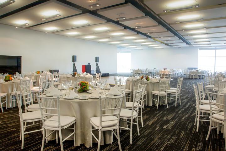 Ballroom/Hall 38 of 53