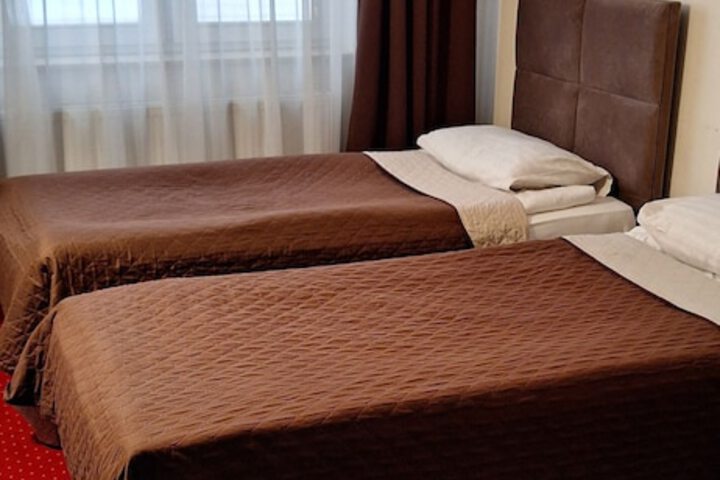 Room 8 of 41
