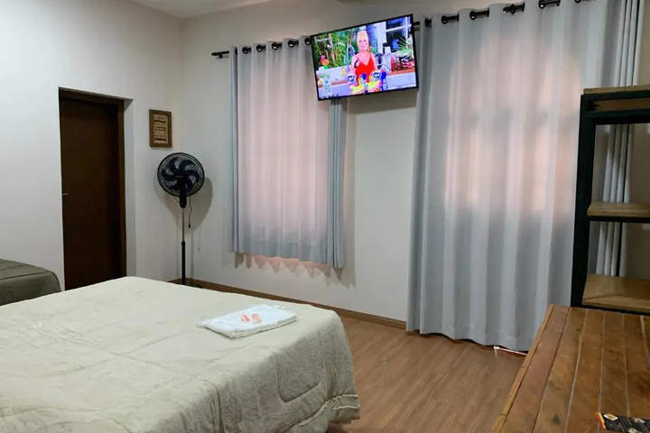 Room 5 of 13