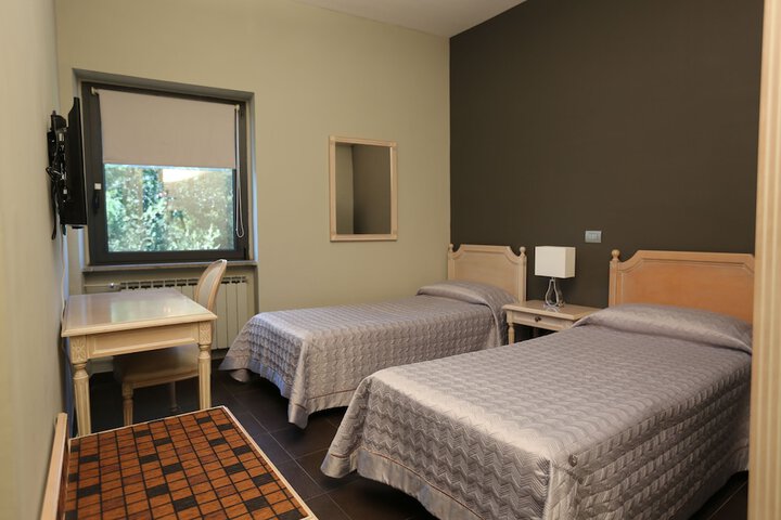 Room 12 of 30