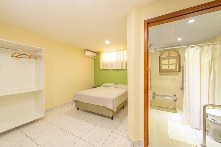 Room 39 of 122