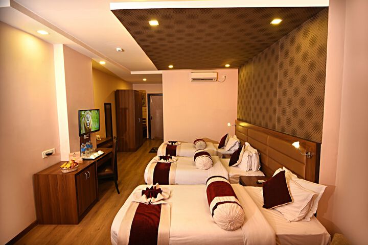 Room 27 of 70