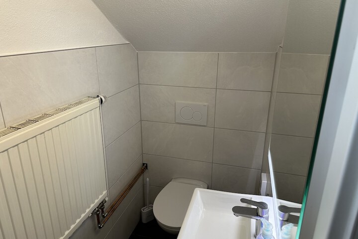 Room 93 of 109