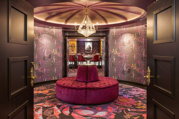 Lounge 62 of 65