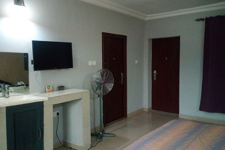 Room 5 of 20