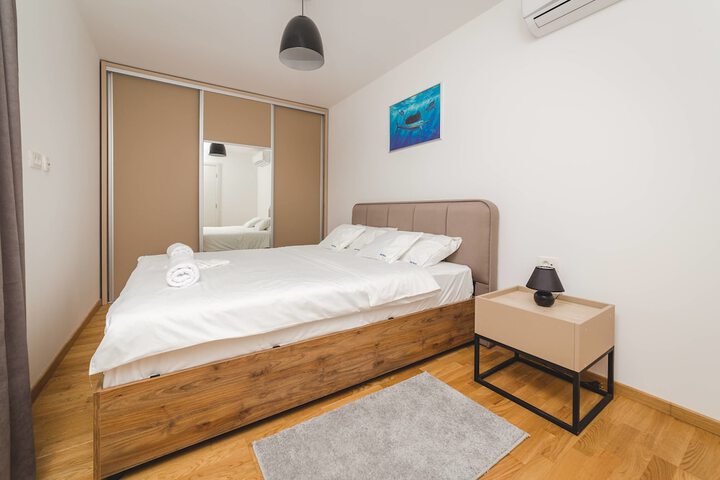 Room 4 of 46