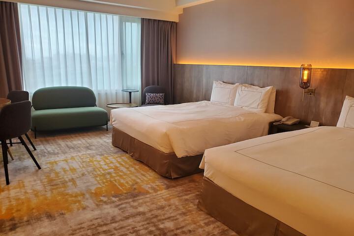 Room 11 of 65