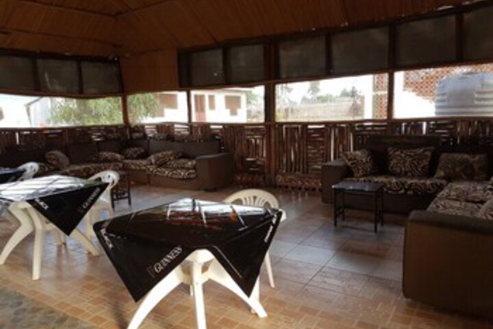 Lounge 2 of 32