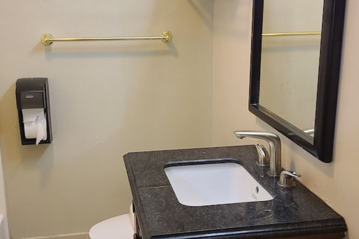 Room 12 of 18
