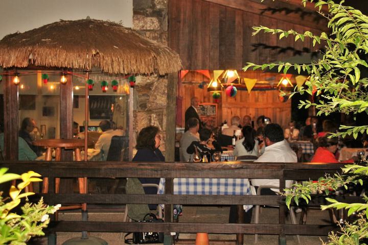 Dining 76 of 122
