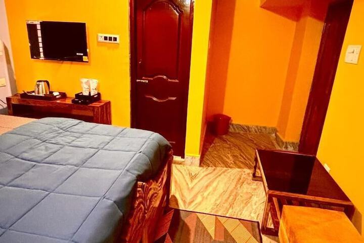 Room 4 of 73