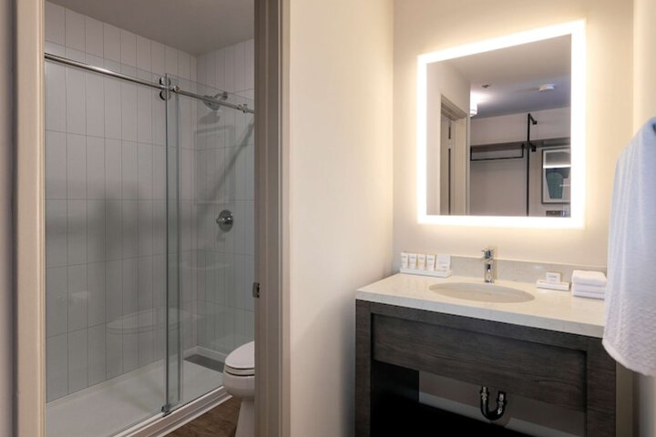 Bathroom shower