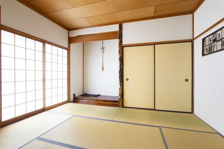 Room 12 of 49