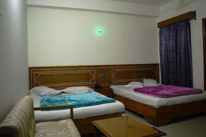Room 12 of 39