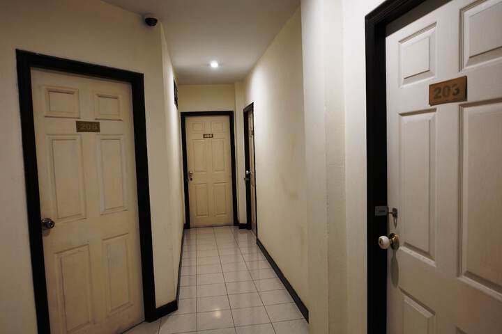Ballroom/Hall 14 of 18