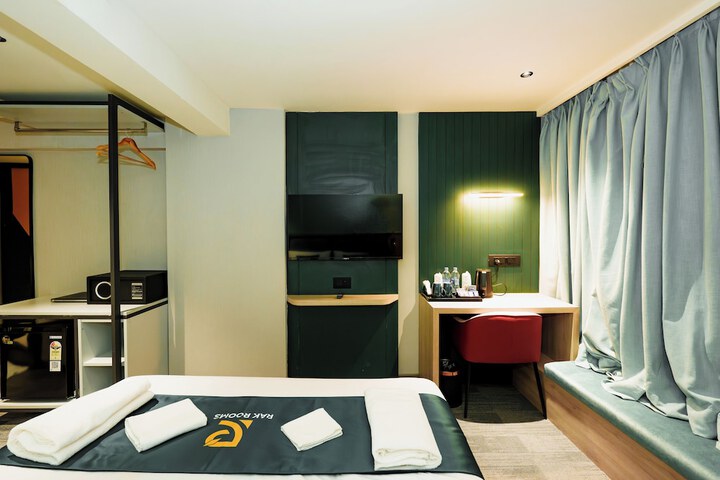 Room 19 of 48