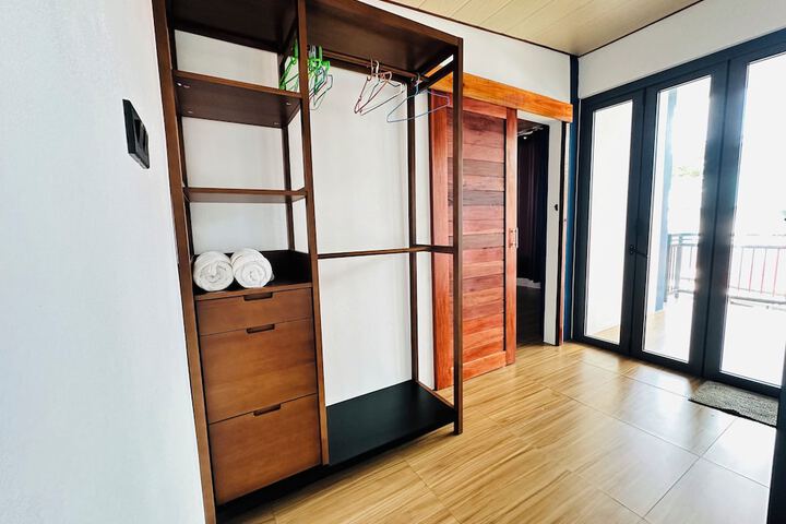 Room 16 of 177