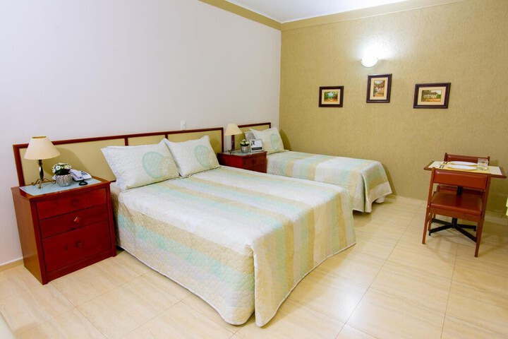Room 10 of 40