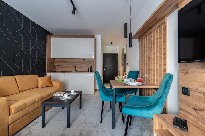 Room 9 of 50