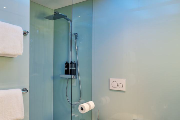 Room 48 di 70