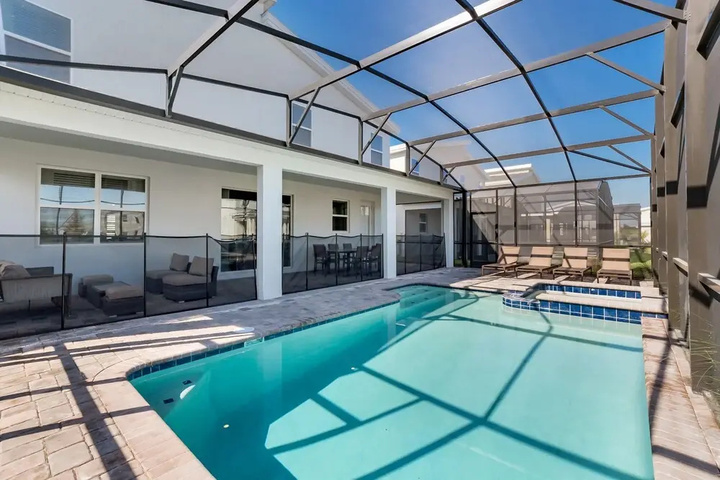 Pool 14 of 26