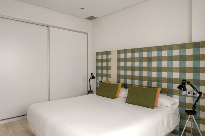 Room 13 of 35
