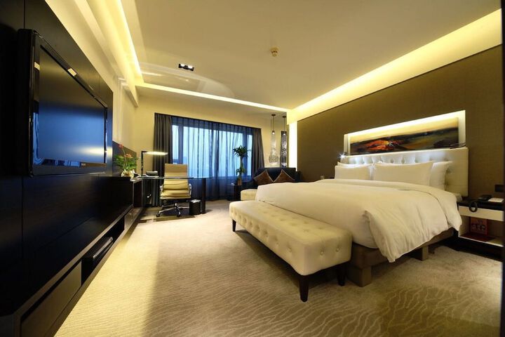 Room 3 of 41