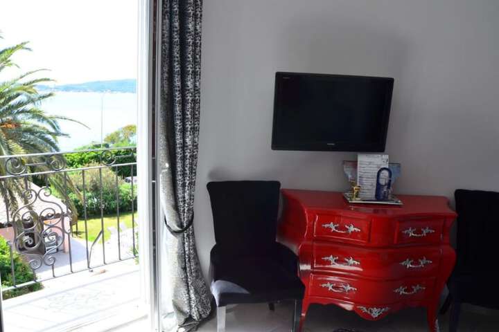 Room 14 of 50