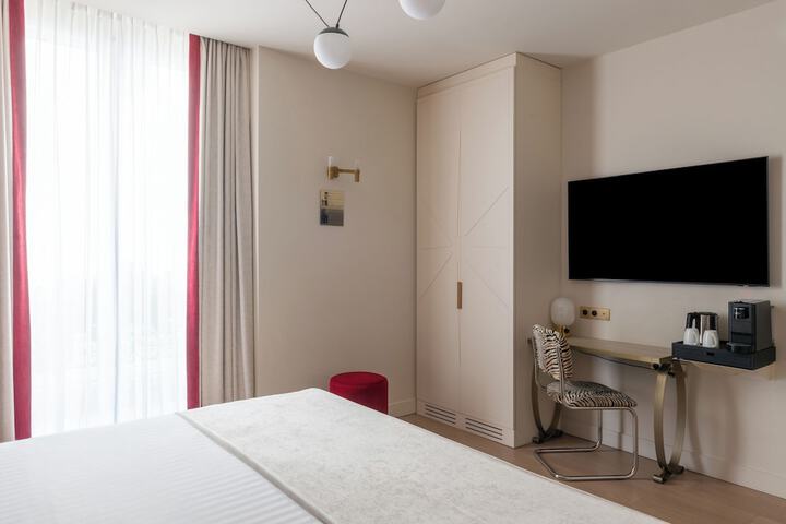 Room 70 of 133