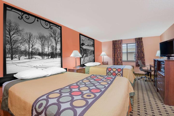 2 Queen Beds (4 of 4)