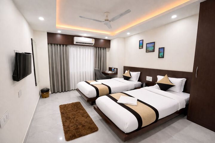 Room 13 of 31