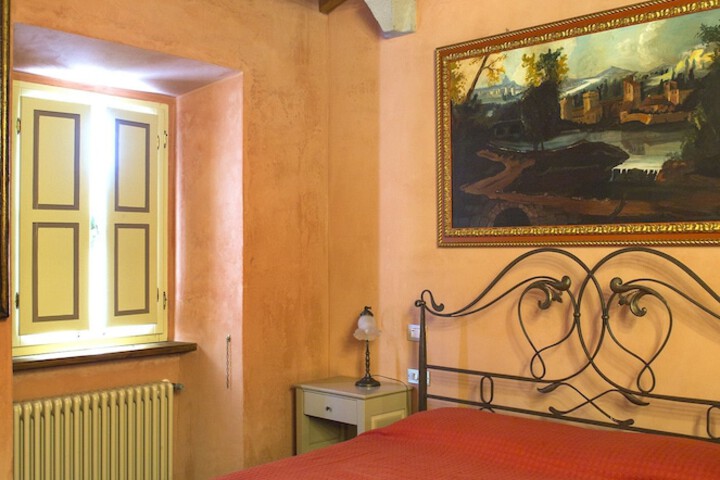 Room 6 of 36