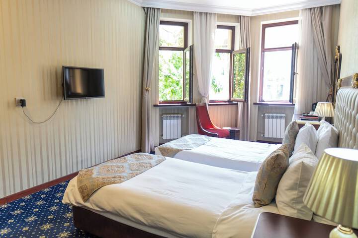Room 30 of 113