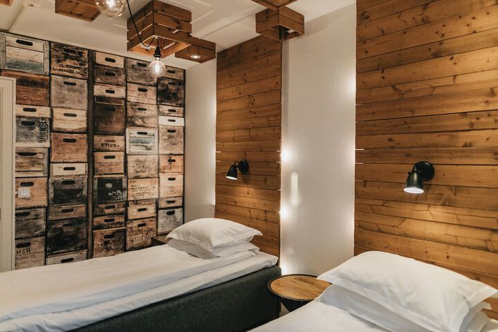 Room 49 of 72