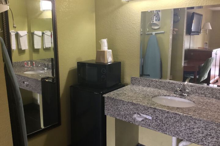 Bathroom sink