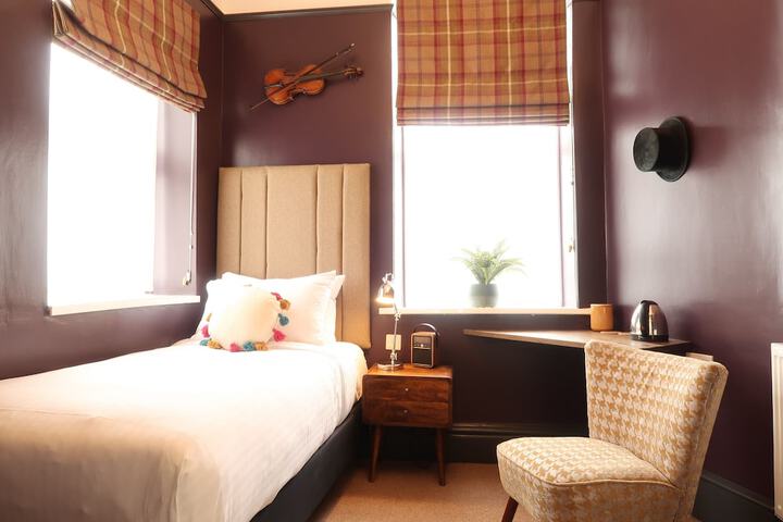 Room 5 of 41