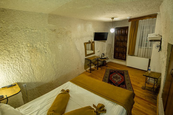 Room 13 of 179