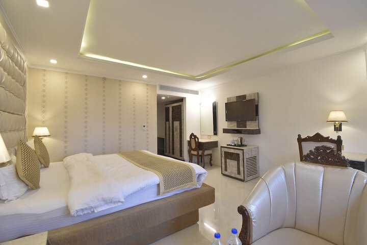 Room 53 of 111
