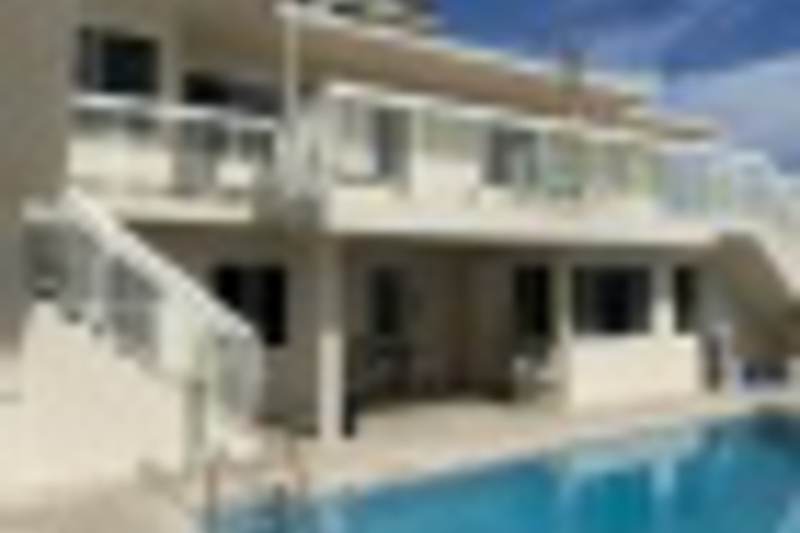 Sundeck 15 of 695