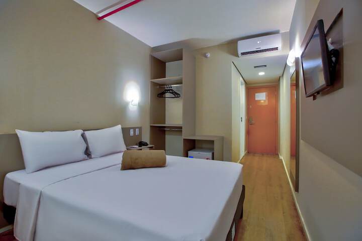 Room 7 of 24