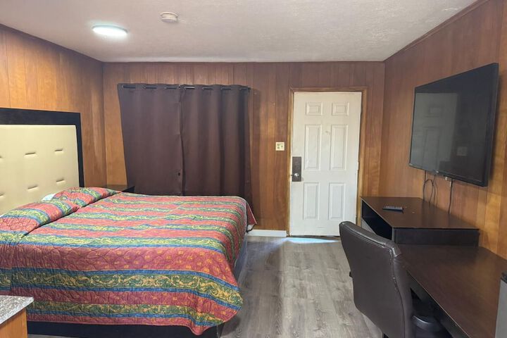 Room 2 of 22